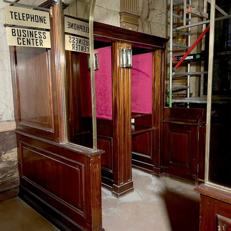 Important Comptoir D’accueil D’hôtellerie (11,5m) Avec Son Arrière Comptoir (16,9m)-photo-8