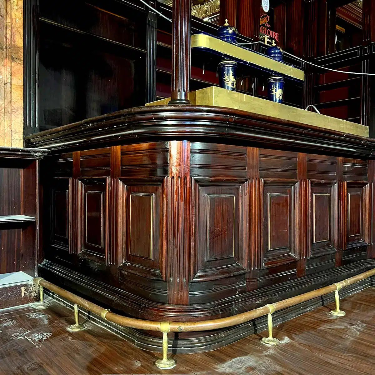 Corner Bar Counter And Back Bar-photo-3