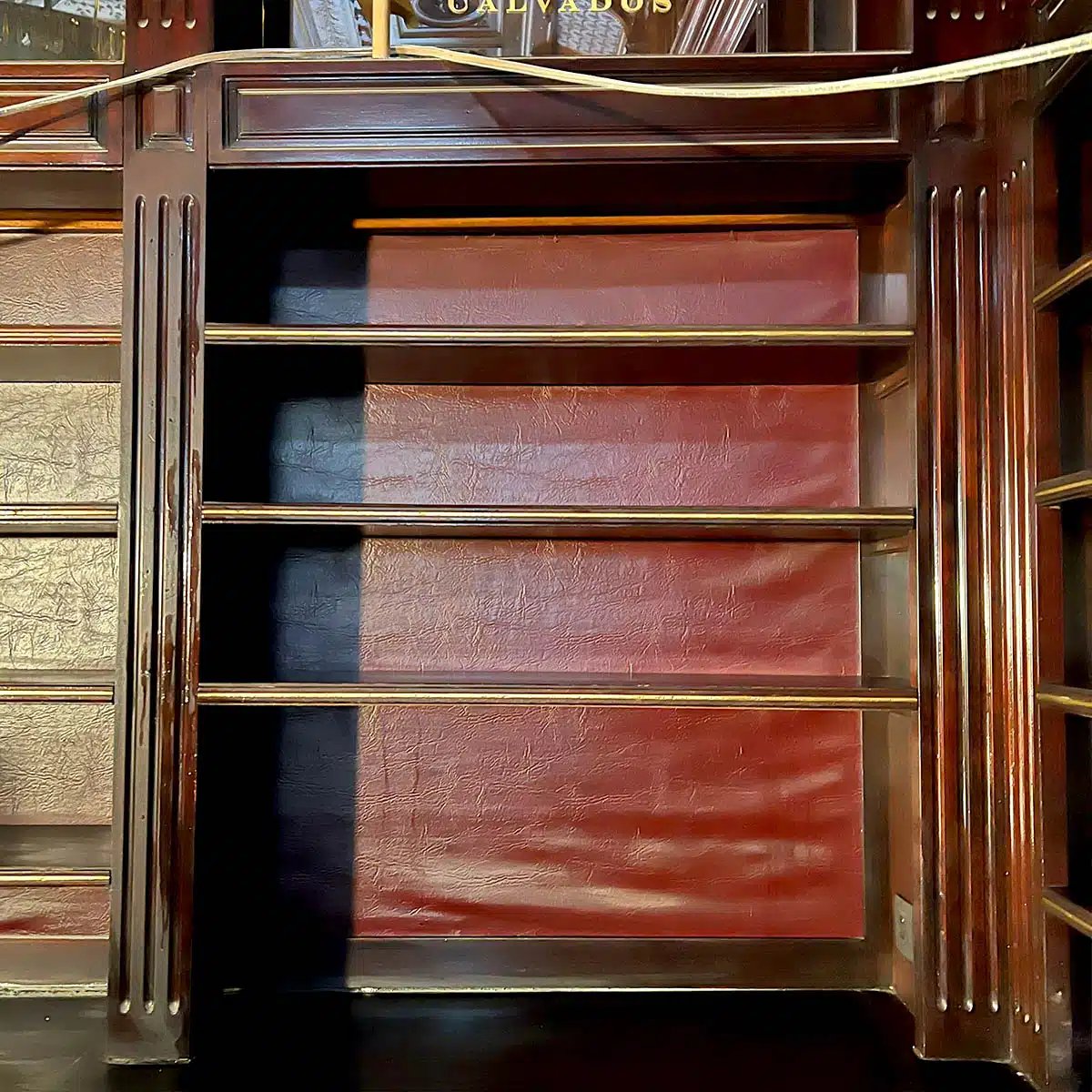 Corner Bar Counter And Back Bar-photo-6