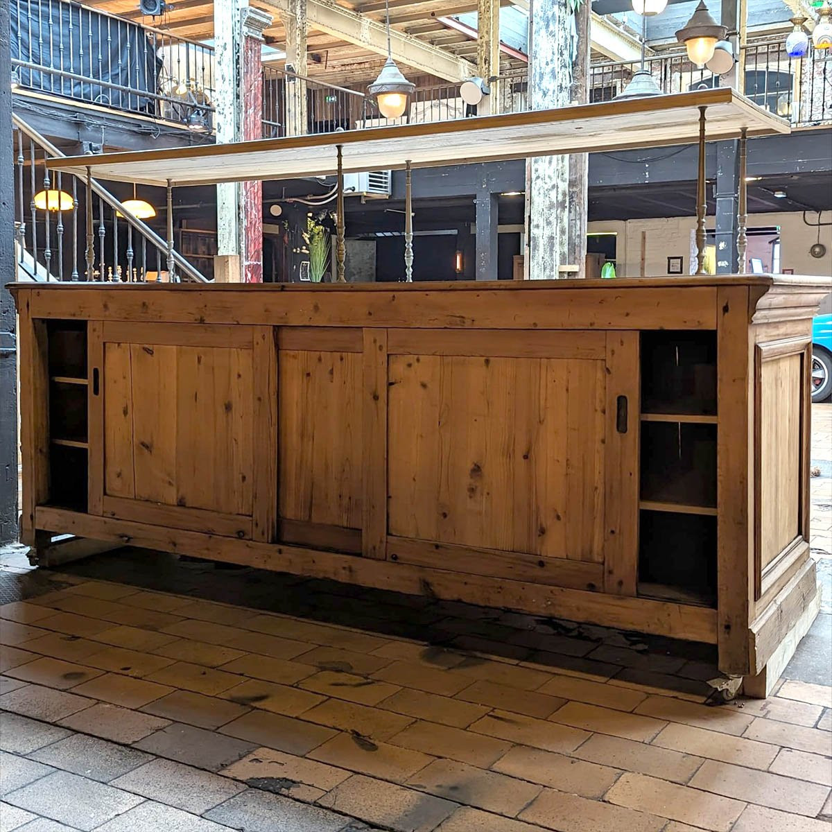 Pine Restaurant Trolley-photo-1