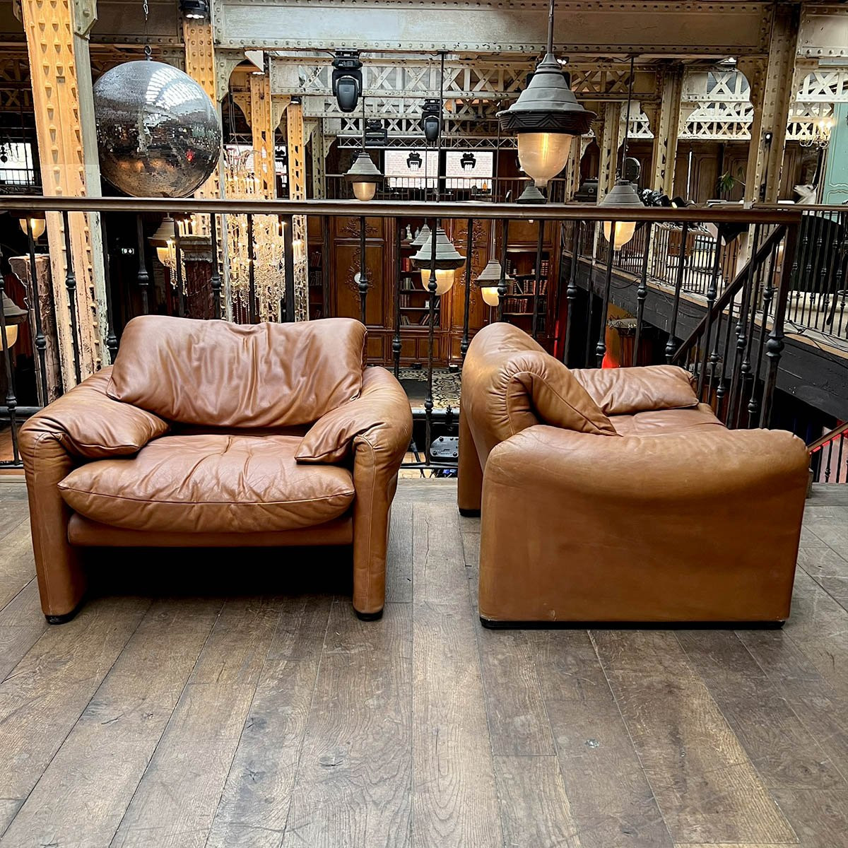 Pair Of Maralunga Living Room Armchairs In Leather By Vico Magistretti For Cassina-photo-4