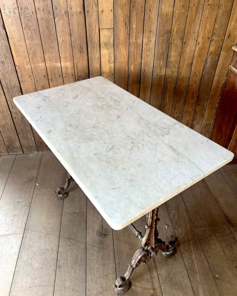 White Marble Table-photo-4