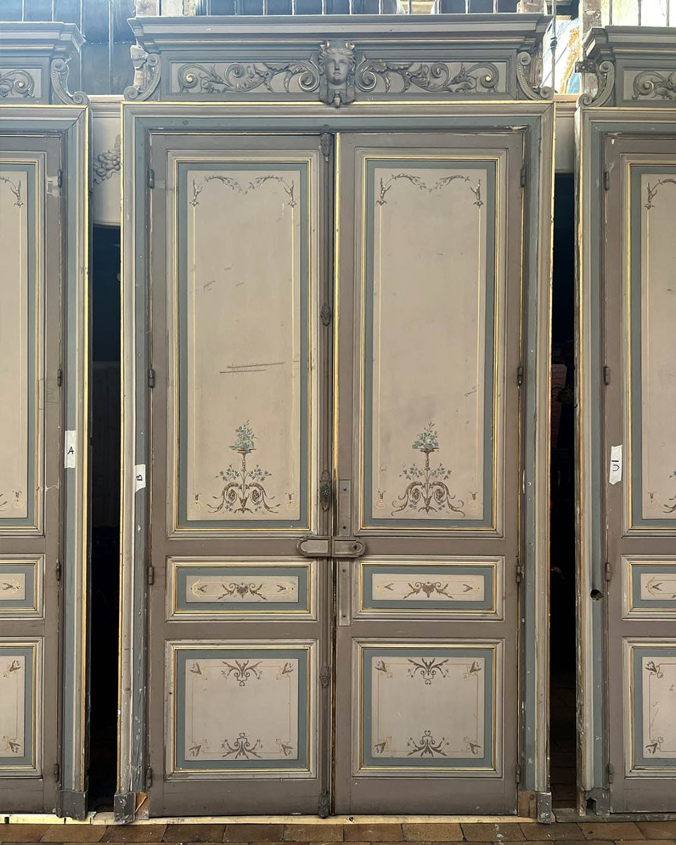 Set Of Double Doors With Frame And Transom-photo-3