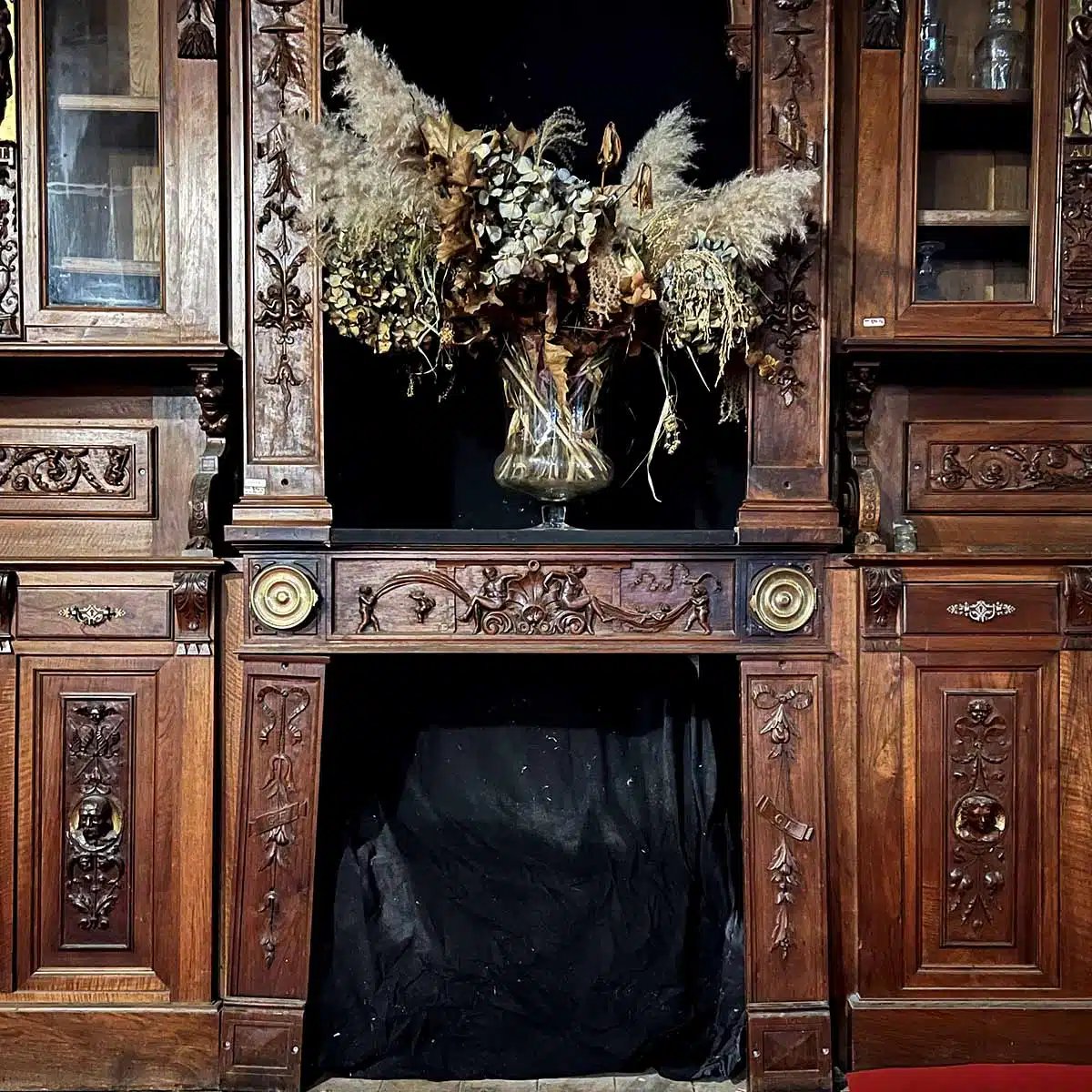 Boiserie bibliothèque normande d’esprit Louis XIII en noyer et dorure-photo-1