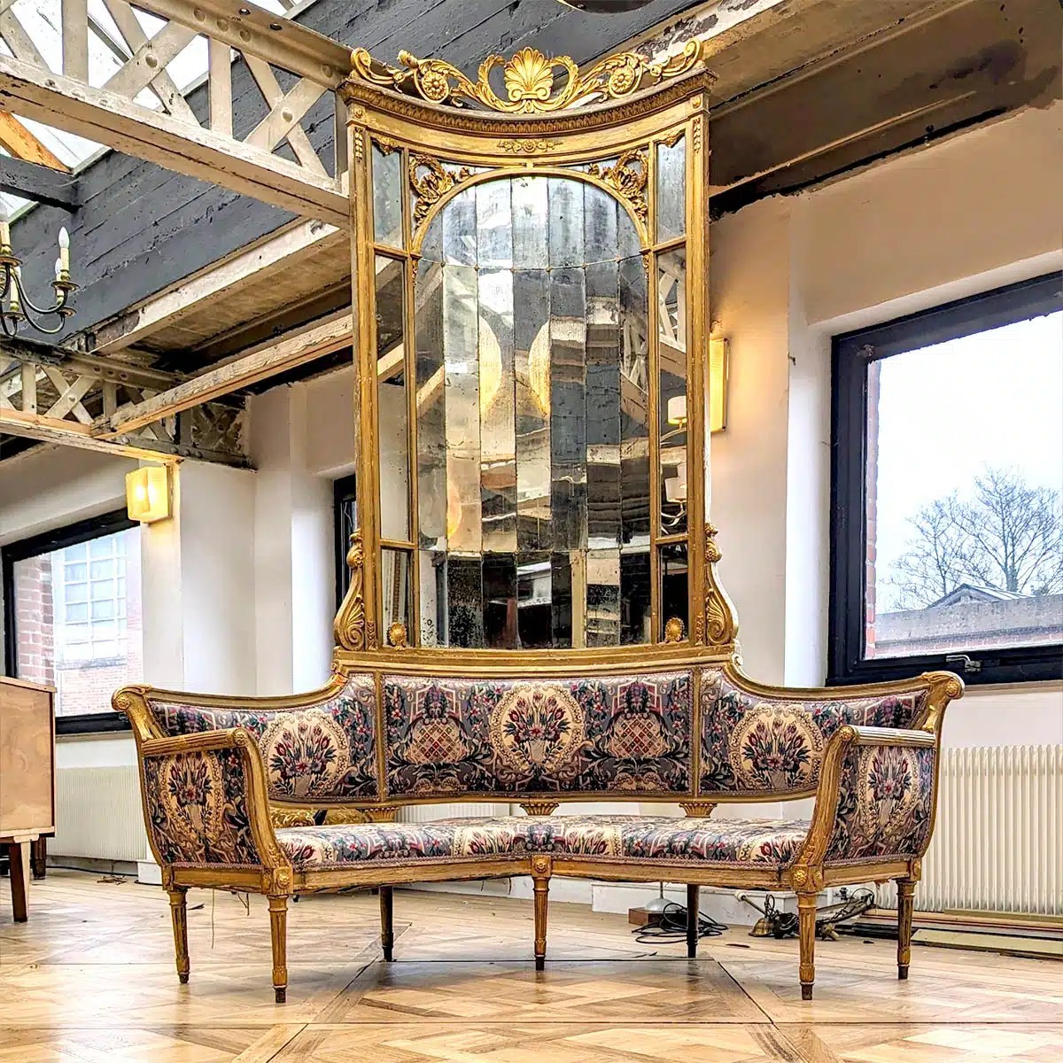 Banquette d’angle Napoléon III en bois dorée