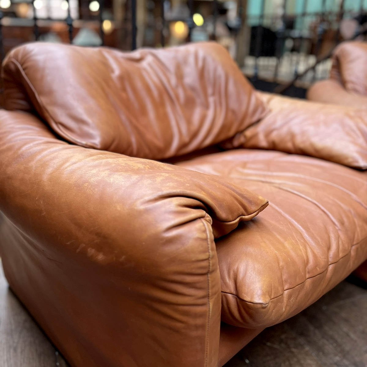 Paire de fauteuils de salon Maralunga en cuir de Vico Magistretti pour Cassina-photo-3