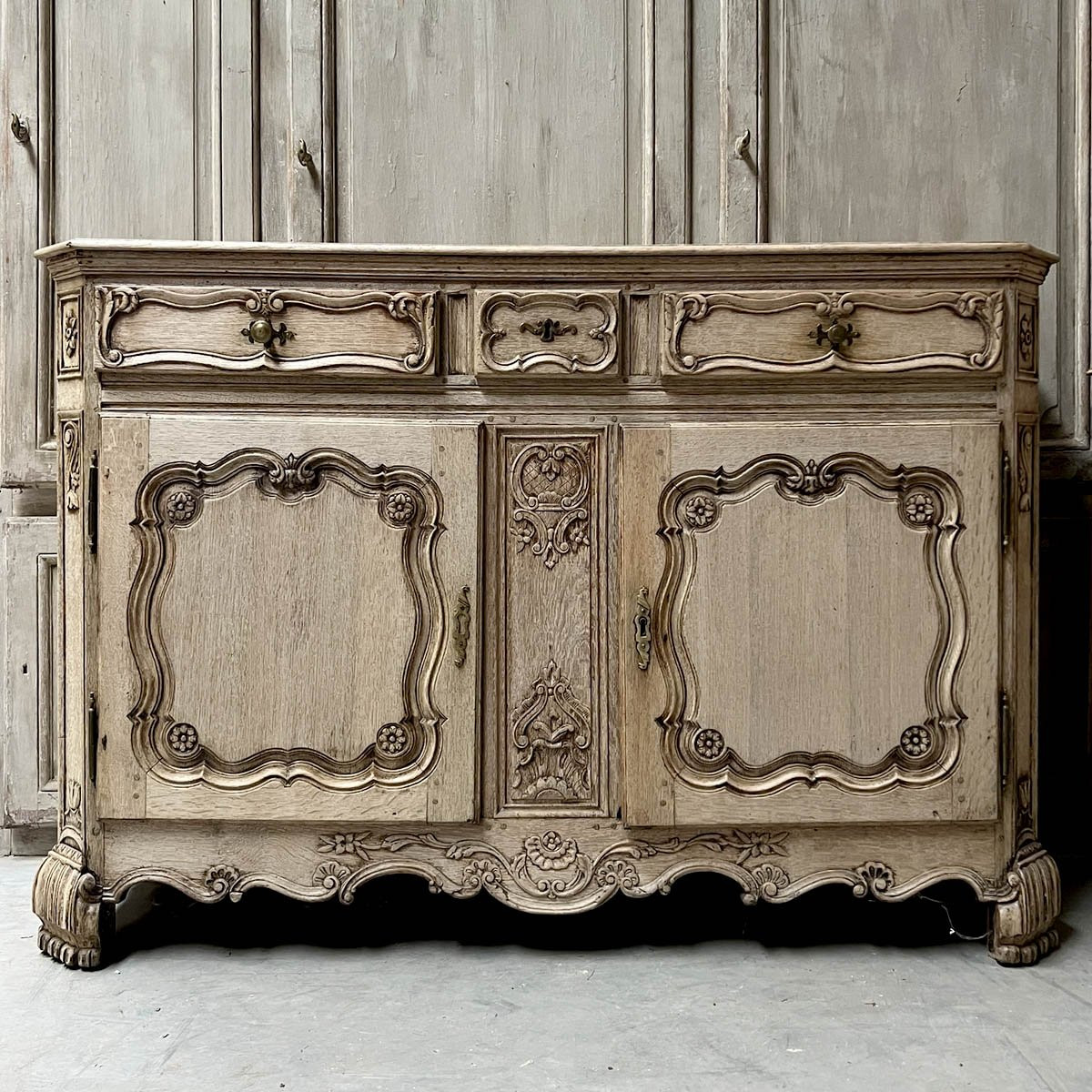 Louis XV Style Stripped Oak Liège Sideboard-photo-2