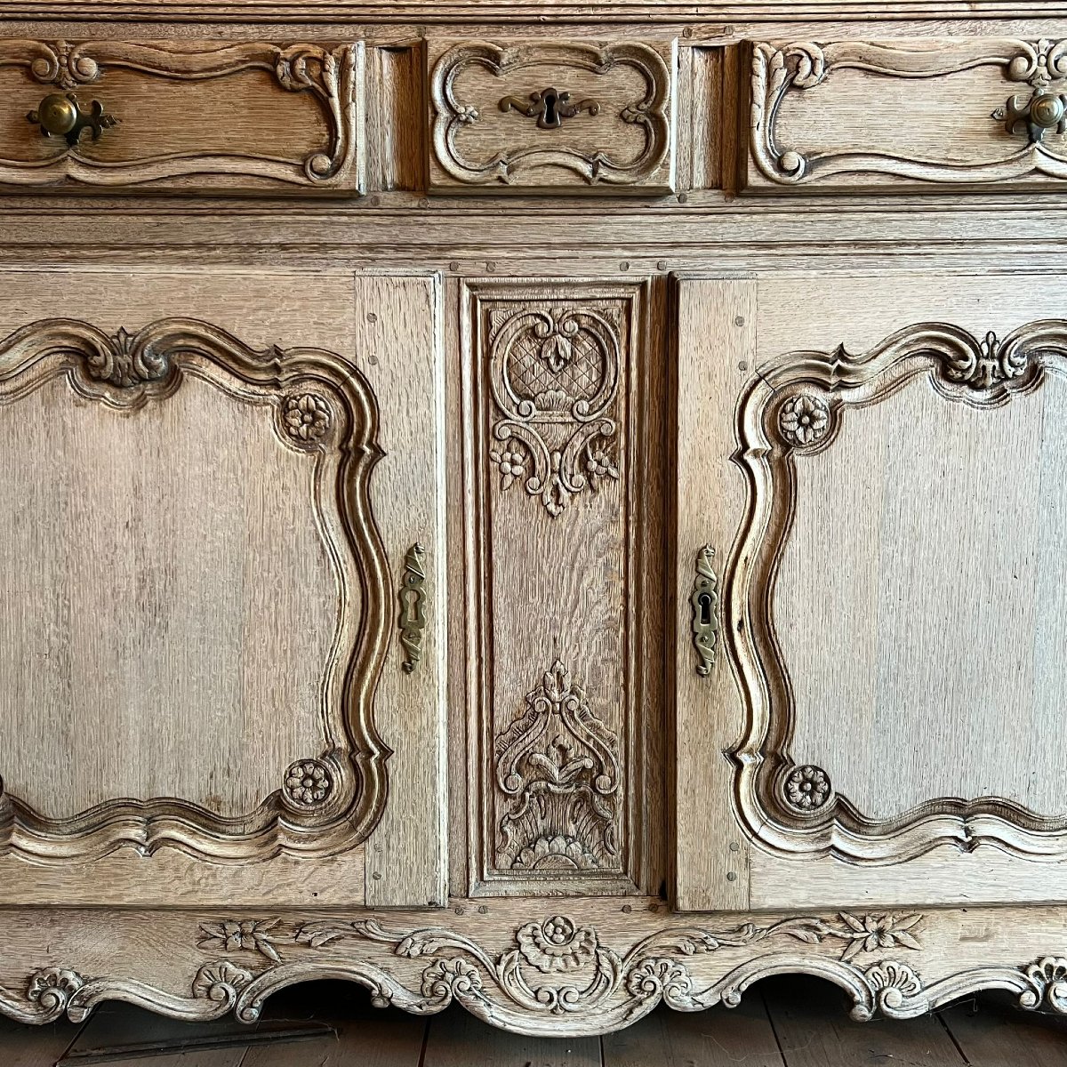 Louis XV Style Stripped Oak Liège Sideboard-photo-4