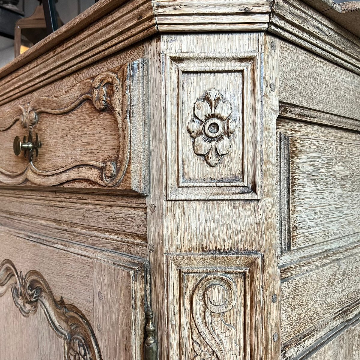 Louis XV Style Stripped Oak Liège Sideboard-photo-3