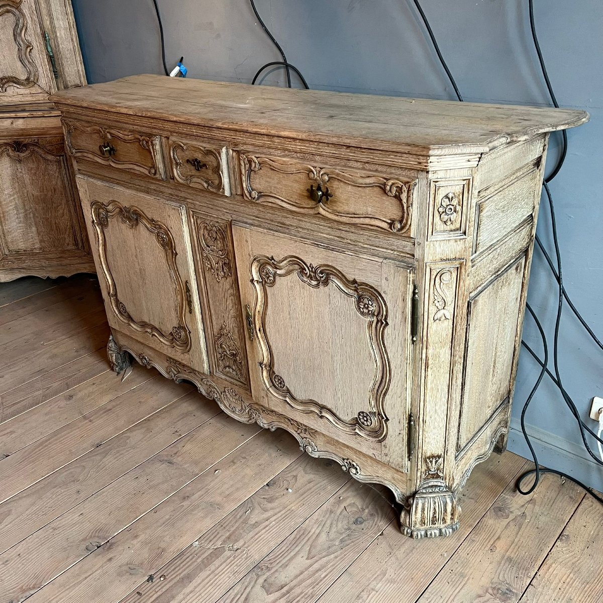 Louis XV Style Stripped Oak Liège Sideboard-photo-7