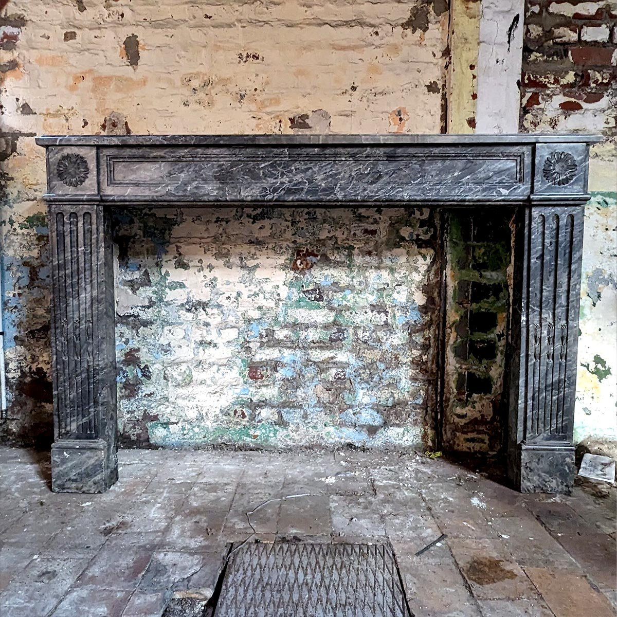 Louis XVI Fireplace In Gray Marble-photo-3