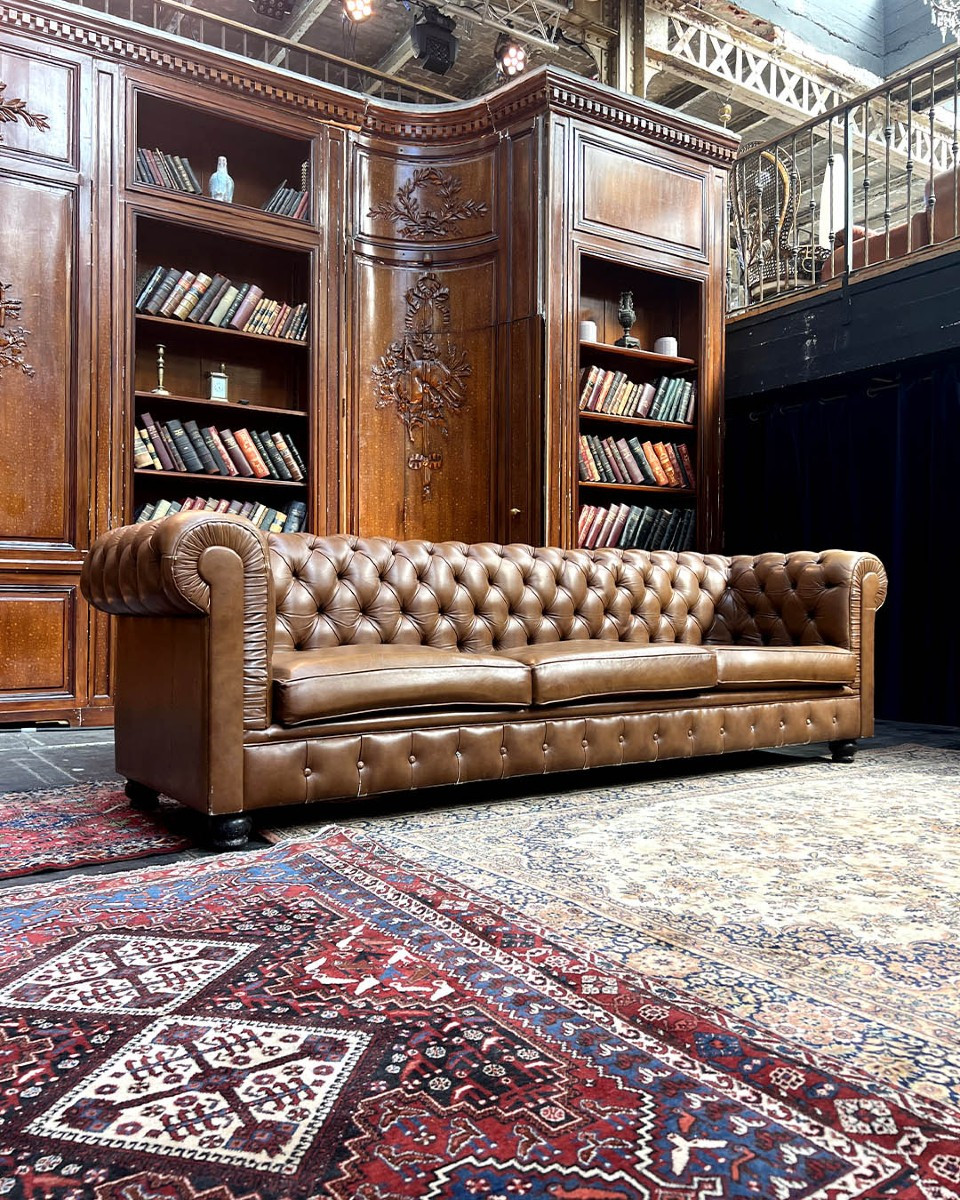 Chesterfield Sofa In Tufted Leather