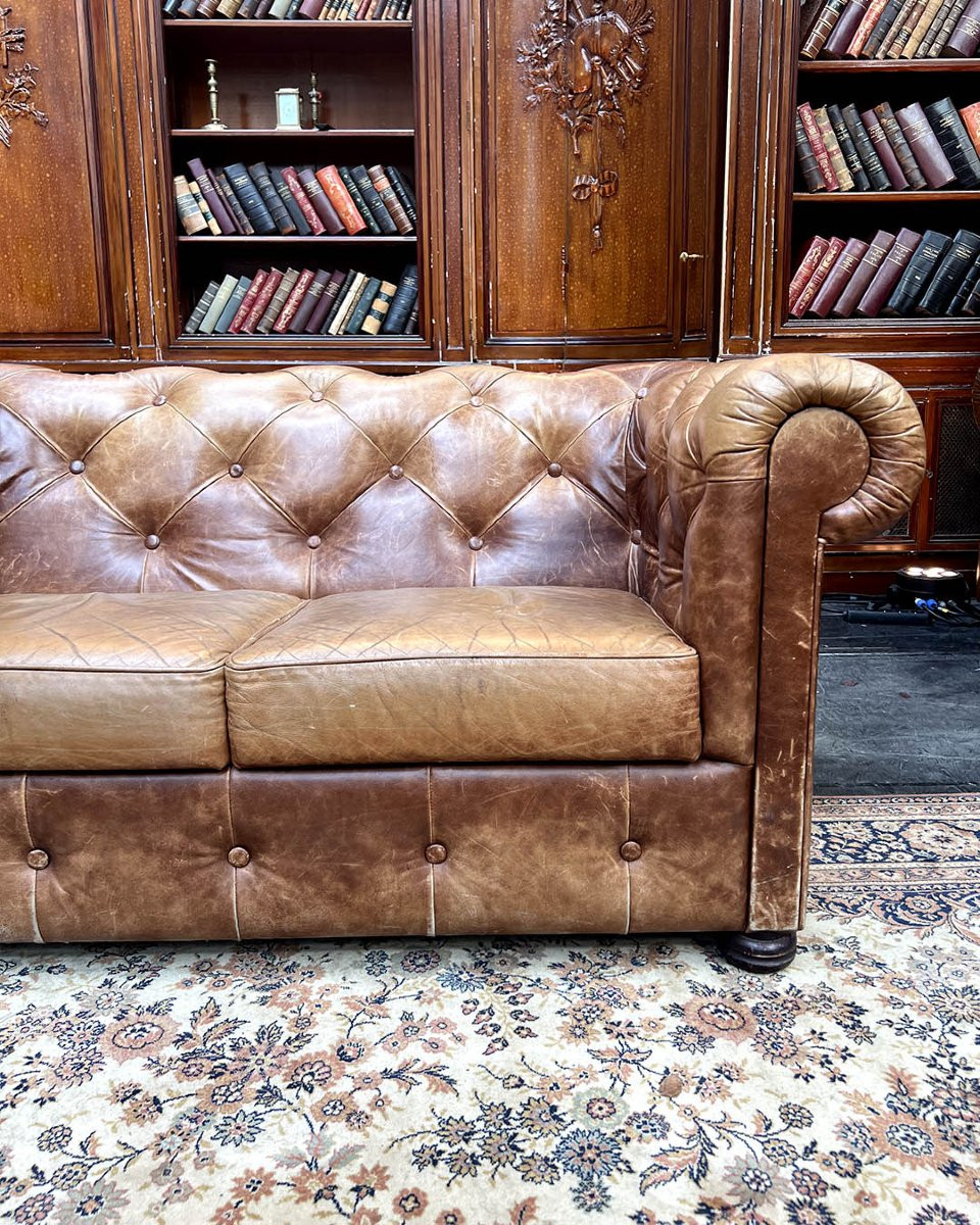 Canapé Chesterfield 2 places en cuir capitonné-photo-2