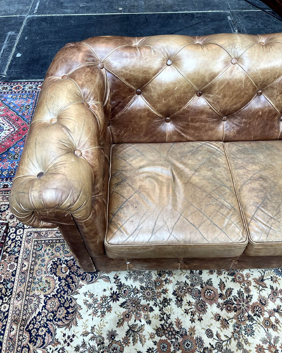 Canapé Chesterfield 2 places en cuir capitonné-photo-3