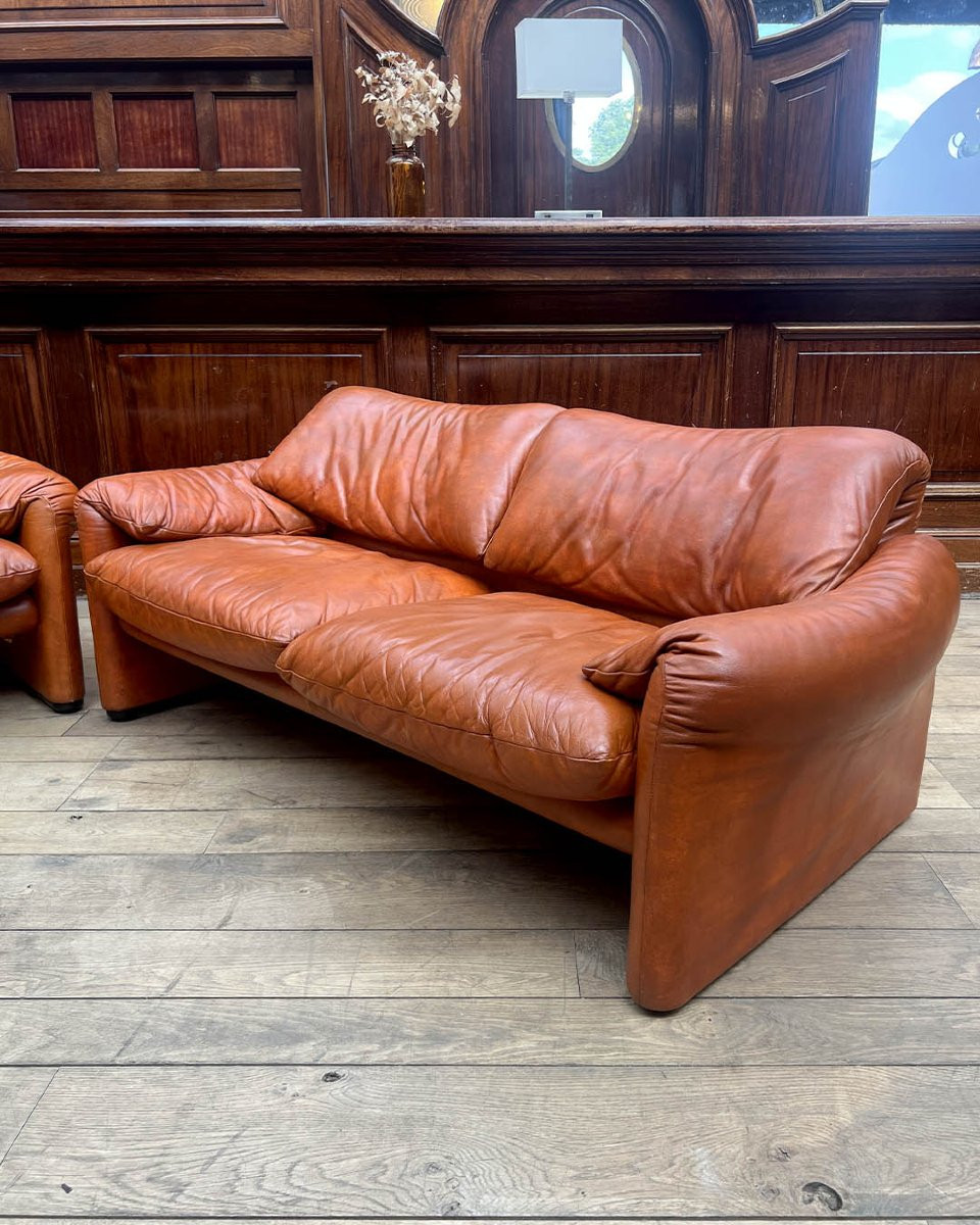 Paire de canapé modèle Maralunga en cuir de Vico Magistretti pour Cassina-photo-1