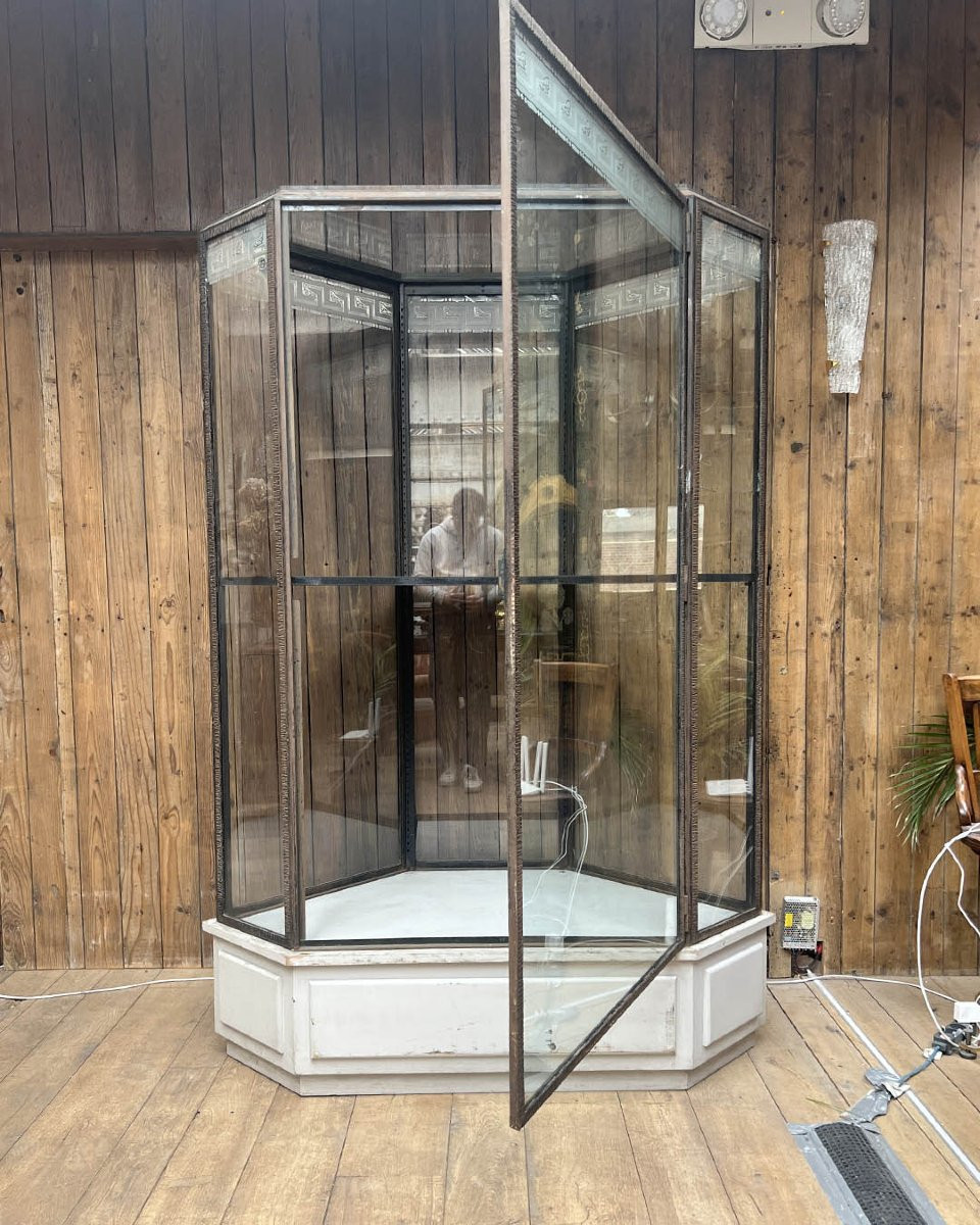 Hammered Iron Display Cabinet-photo-4
