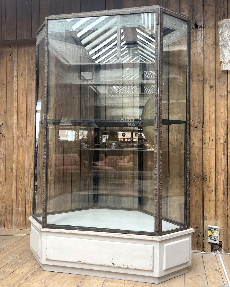 Hammered Iron Display Cabinet-photo-1