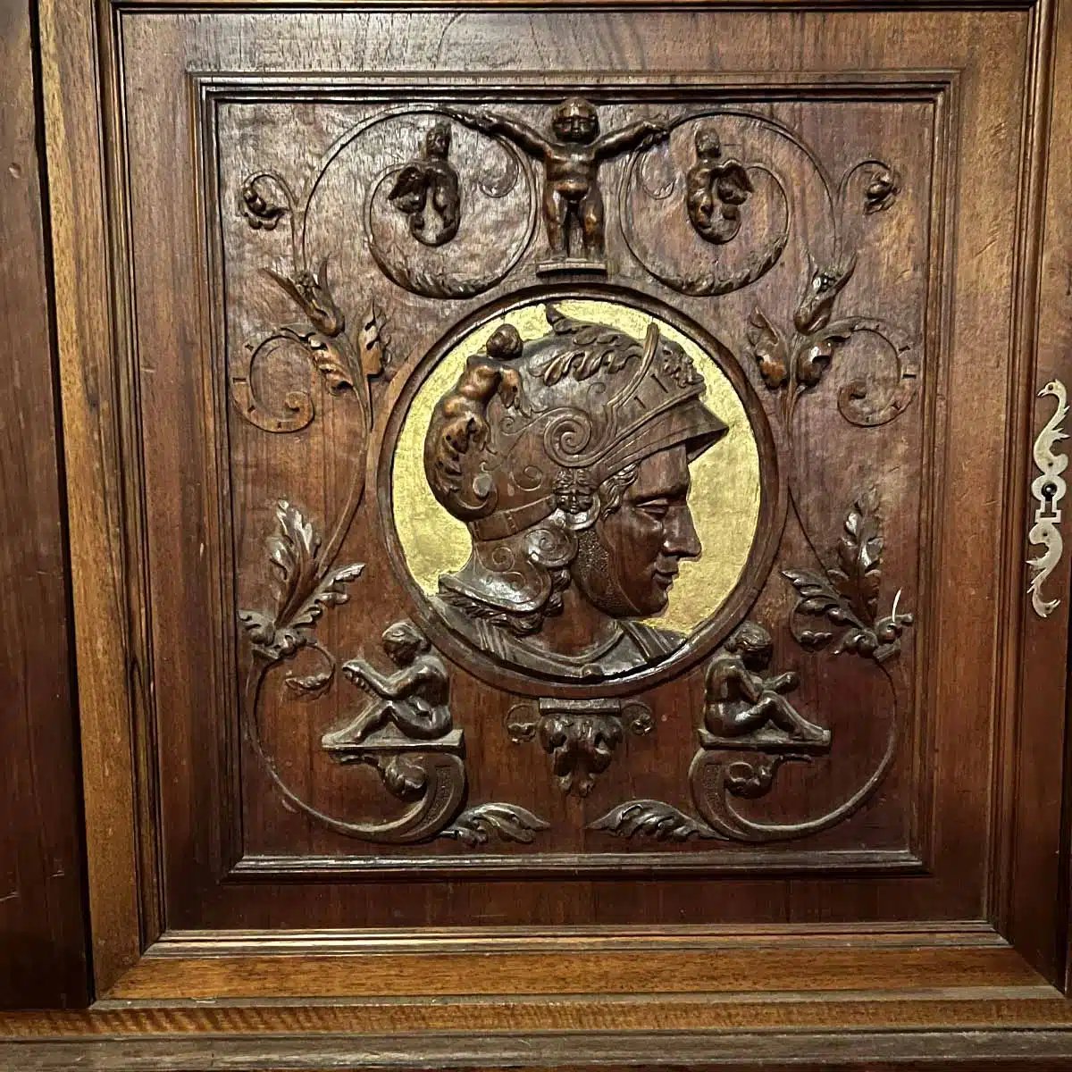 Boiserie bibliothèque normande d’esprit Louis XIII en noyer et dorure-photo-3