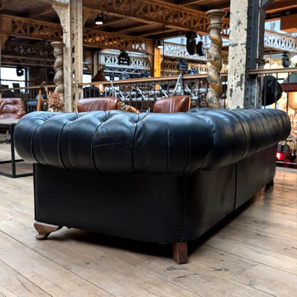 Antique Chesterfield Sofa In Black Leather-photo-2