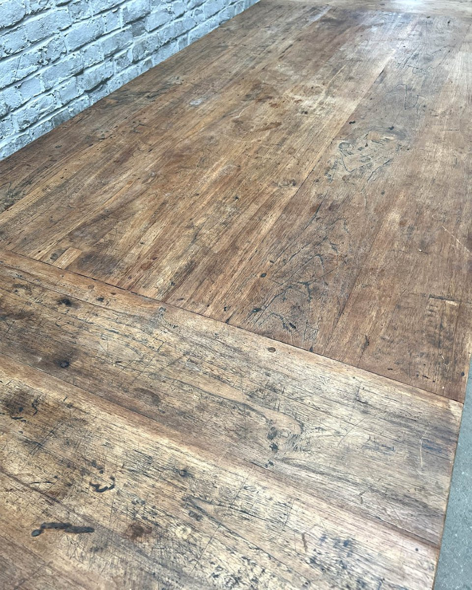 3m Elm Table-photo-2