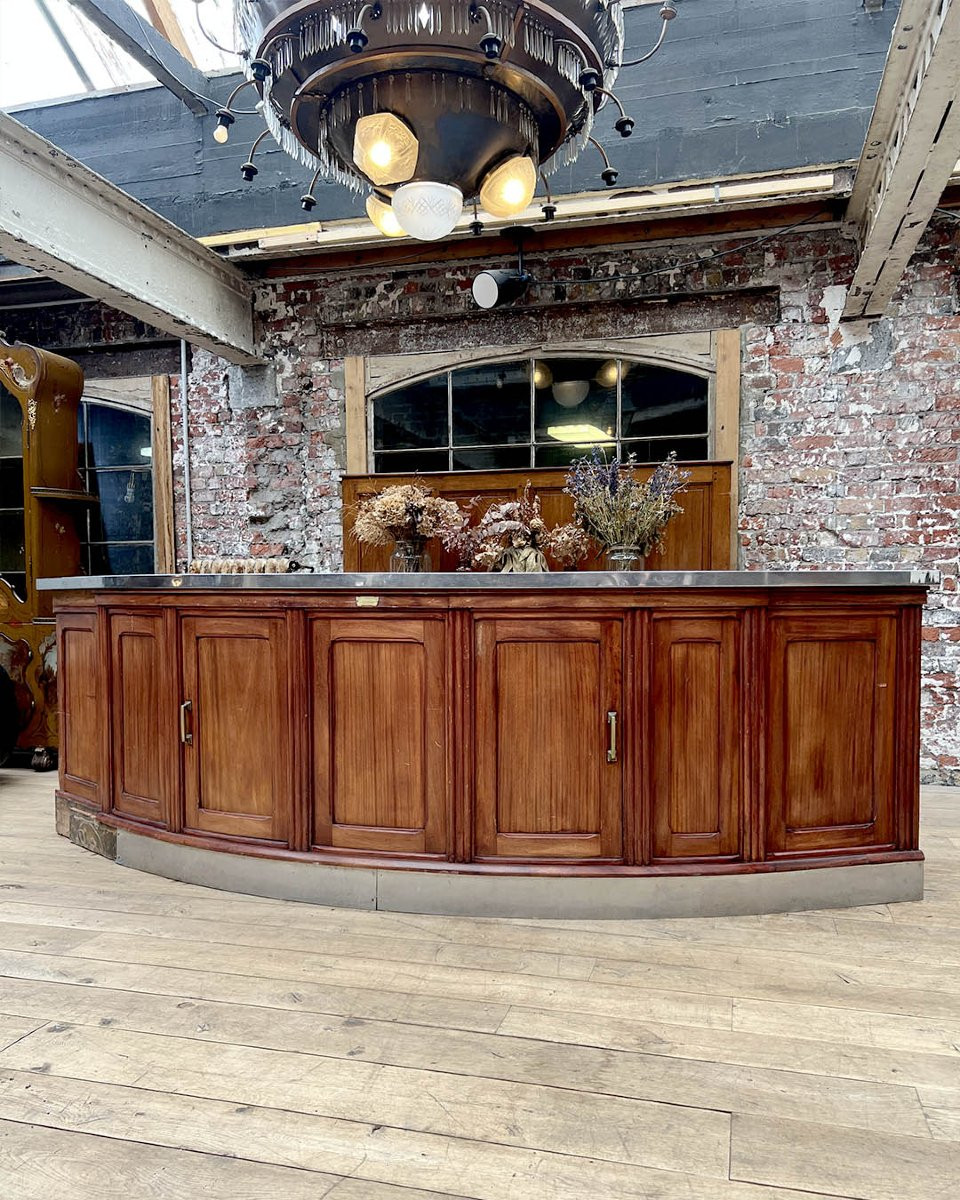 Bar arrondi avec plateau et plinthe inox, circa 1930-photo-3