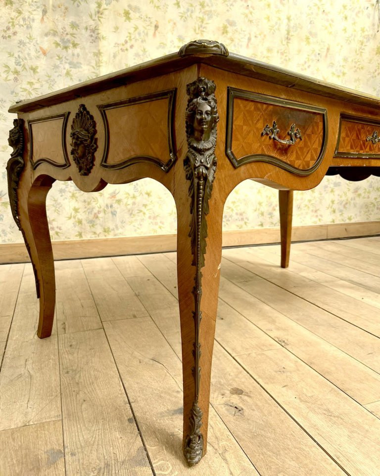 Bureau de style Louis XV avec ses bronzes d’origine-photo-1