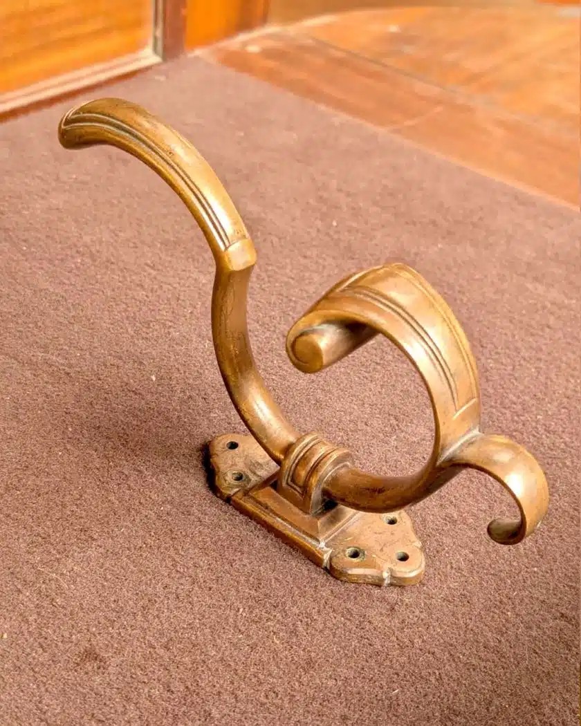 Ensemble de 13 paterres pour porte manteau, époque 1900