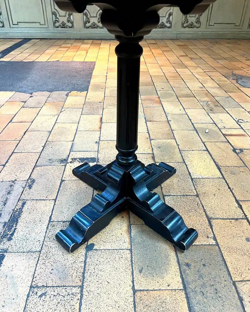 Table piètement en bois peint en noir-photo-3