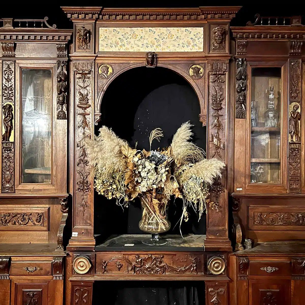 Boiserie bibliothèque normande d’esprit Louis XIII en noyer et dorure-photo-3