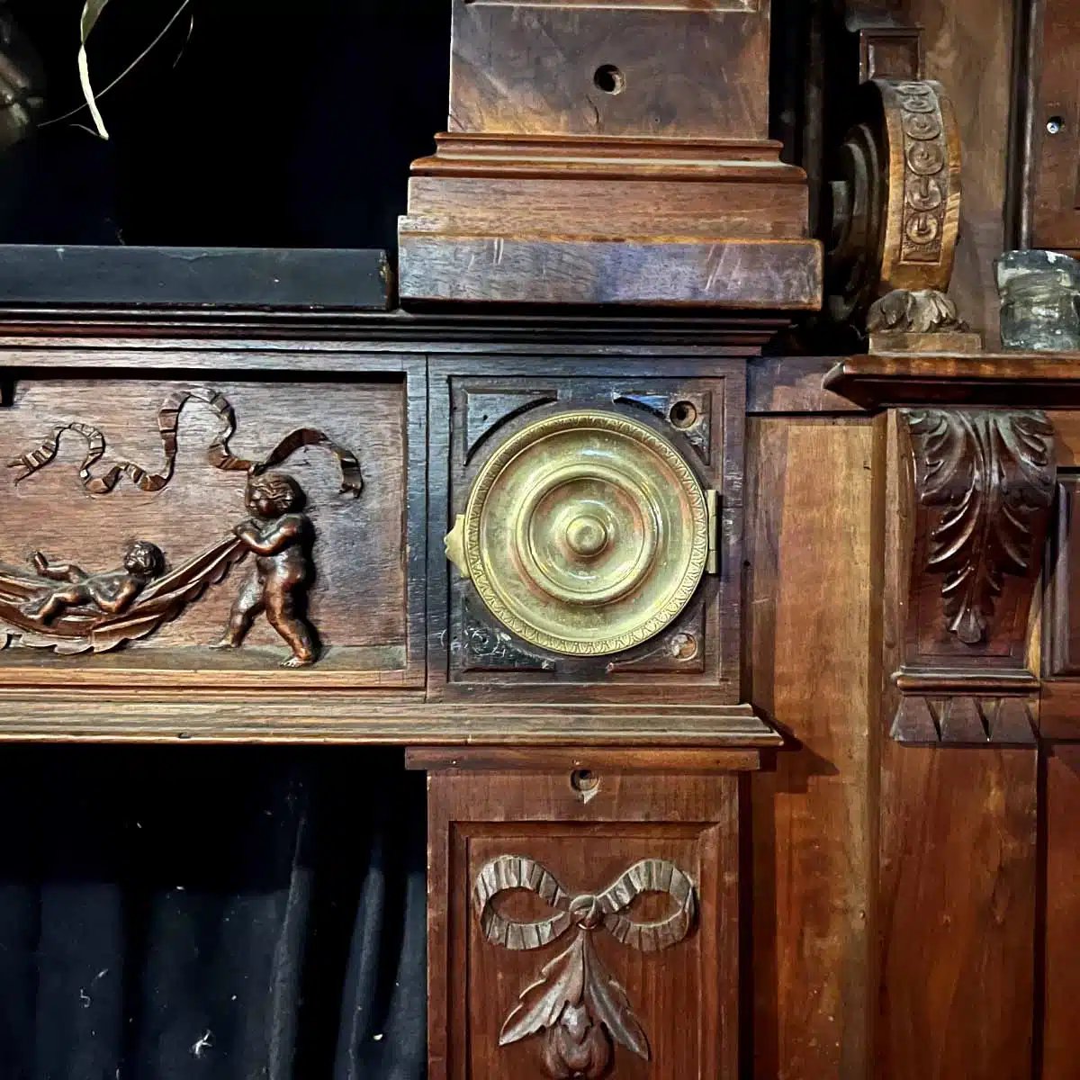 Boiserie bibliothèque normande d’esprit Louis XIII en noyer et dorure-photo-1