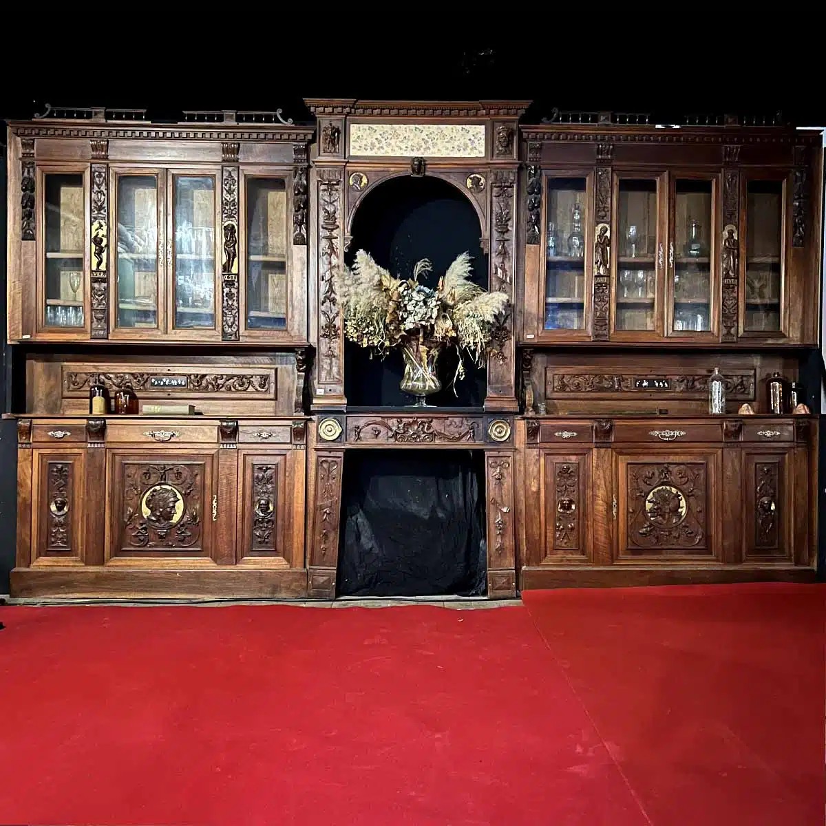 Boiserie bibliothèque normande d’esprit Louis XIII en noyer et dorure