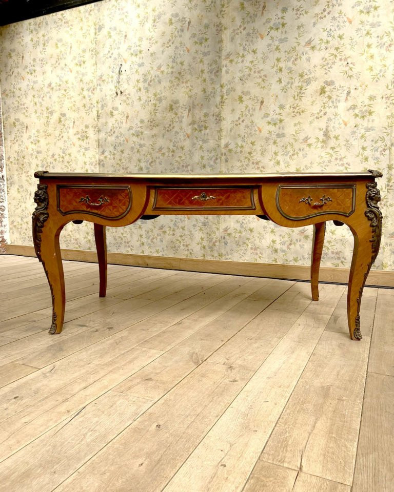 Bureau de style Louis XV avec ses bronzes d’origine-photo-5
