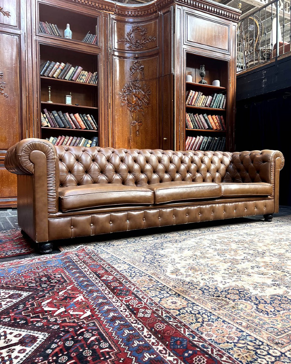 Chesterfield Sofa In Tufted Leather-photo-3