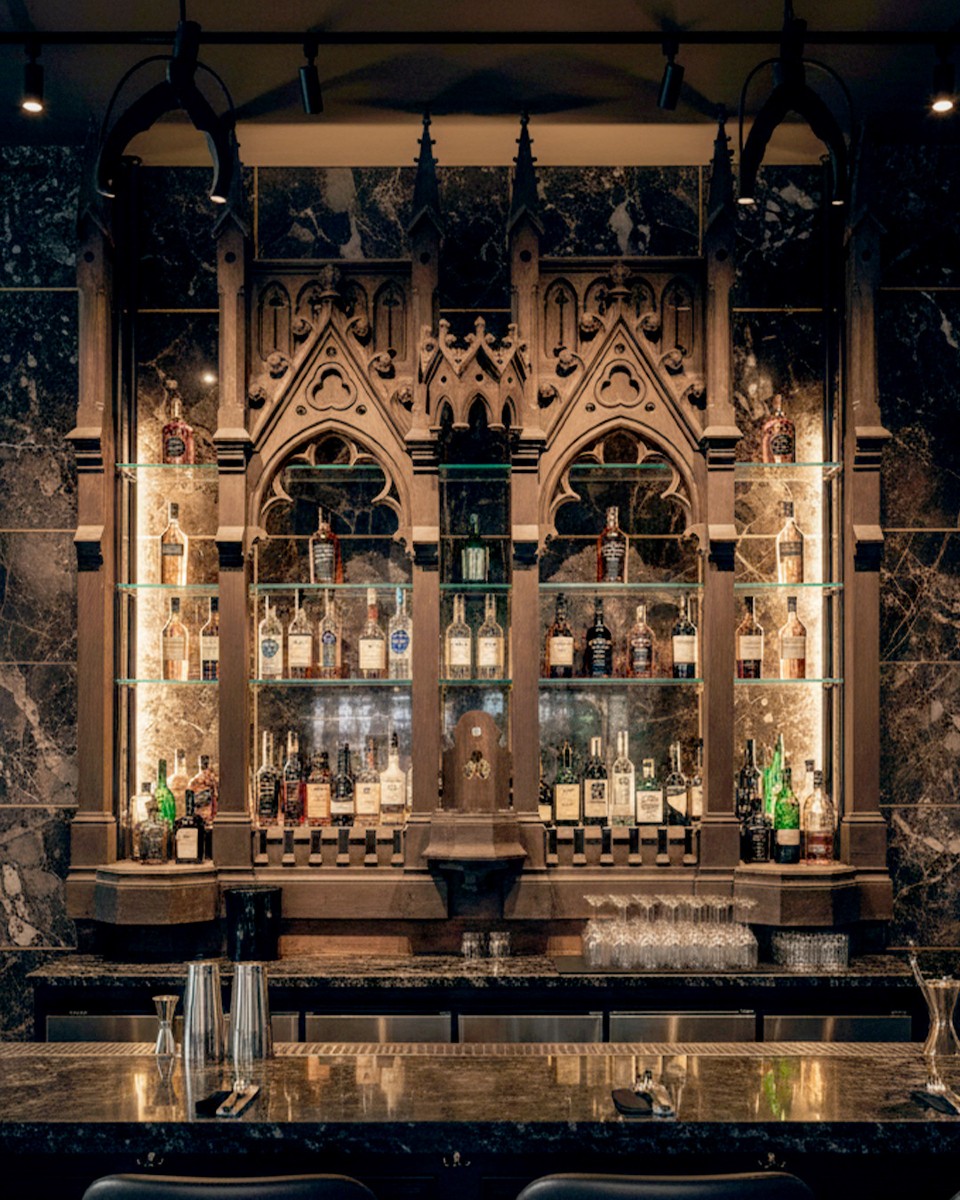 Orgue ancien en chêne