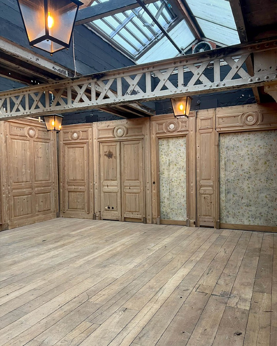 Boiserie parisienne début XXème en sapin 14m linéaire