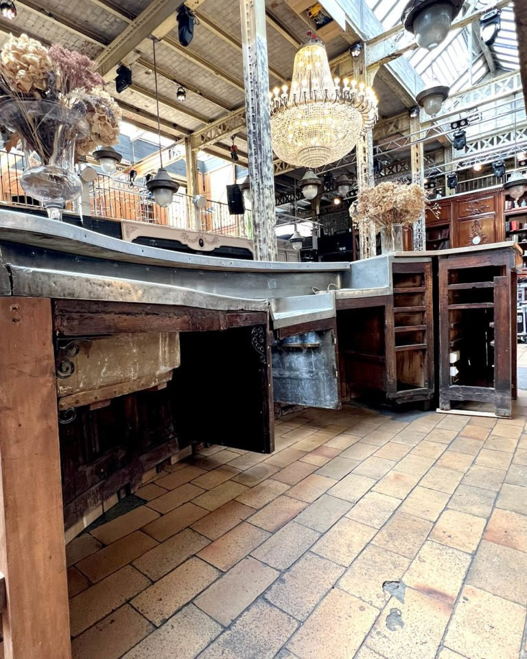 Art Deco Period Undulating Bar Facade-photo-6