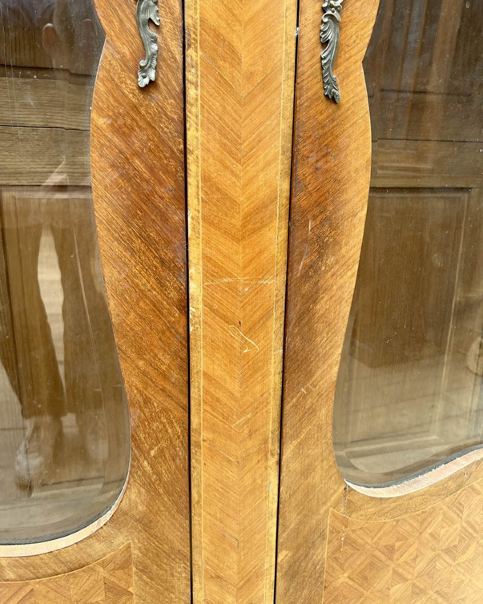 Vitrine de style Louis XV avec ses bronzes d’origine-photo-6