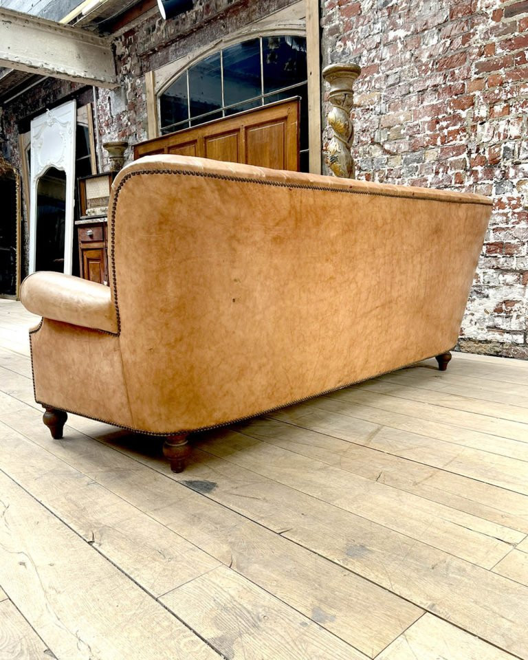 Chesterfield Sofa-photo-4