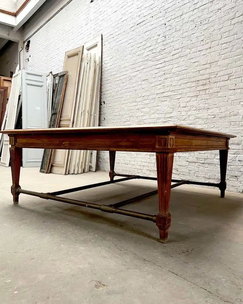 Large Table Bank Of France-photo-1