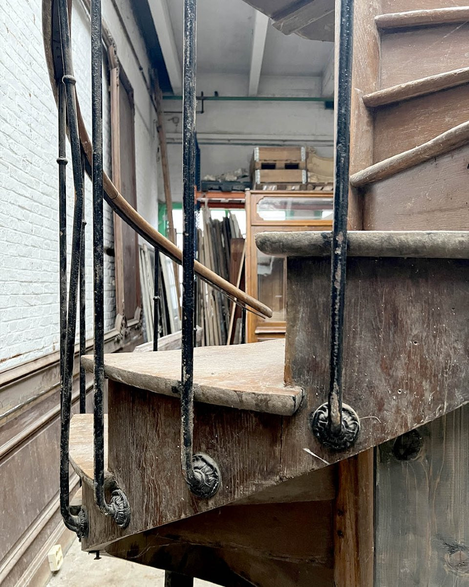 Spiral Staircase, Landing Height 252.5cm-photo-2