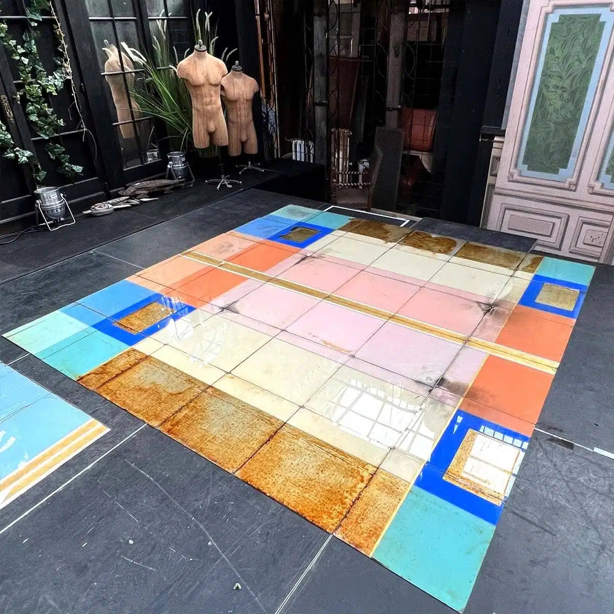 Plafond en toile peinte marouflée sur verre 283 x 277 cm