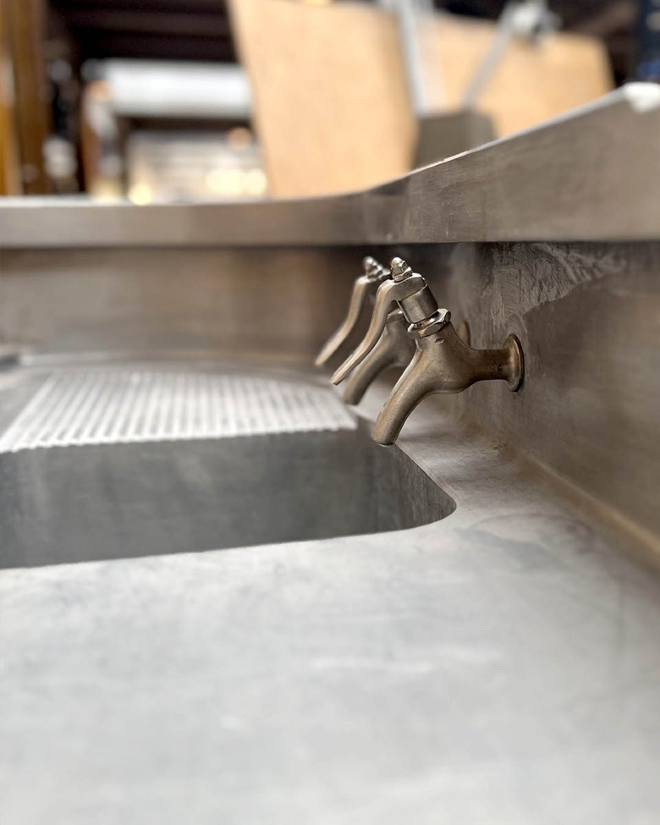 Bar en noyer plateau étain, 2,5m-photo-5