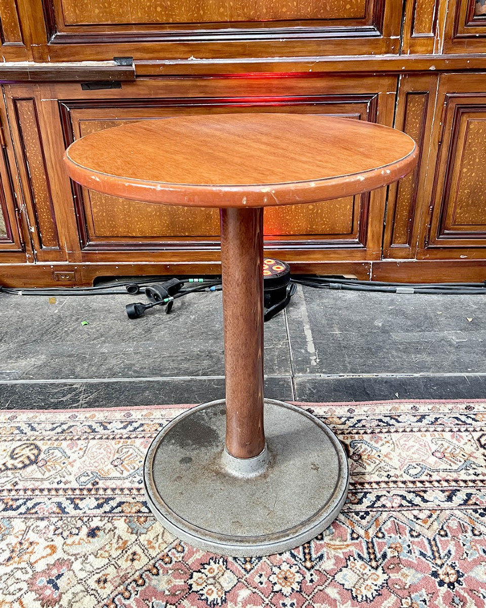 Lot de guéridons d’esprit Art Déco