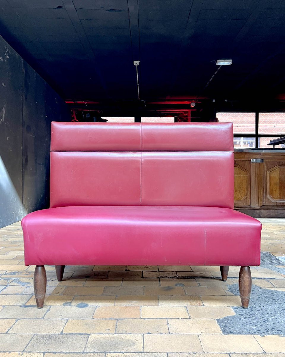 Set Of Red Leather And Red Skai Art Deco-style Banquettes, 50m Linear-photo-2