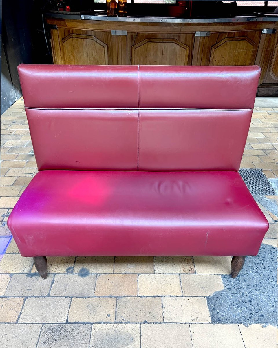 Set Of Red Leather And Red Skai Art Deco-style Banquettes, 50m Linear-photo-2