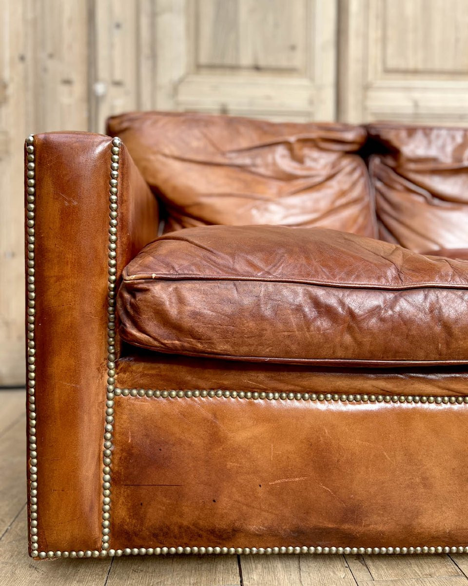 4-seater Sofa In Studded Full-grain Leather, Single-panel Back And Feather Cushions-photo-7