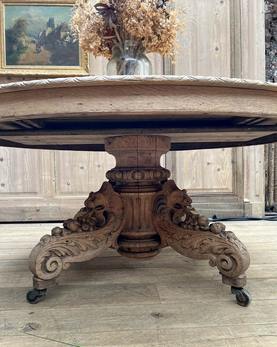 Table ovale en chêne sculpté sur piètement central à roulettes d’esprit Napoléon III-photo-4