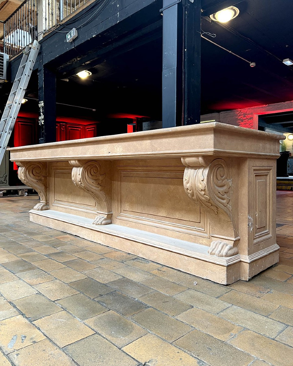 Comptoir en bois sculpté d’esprit Néo classique