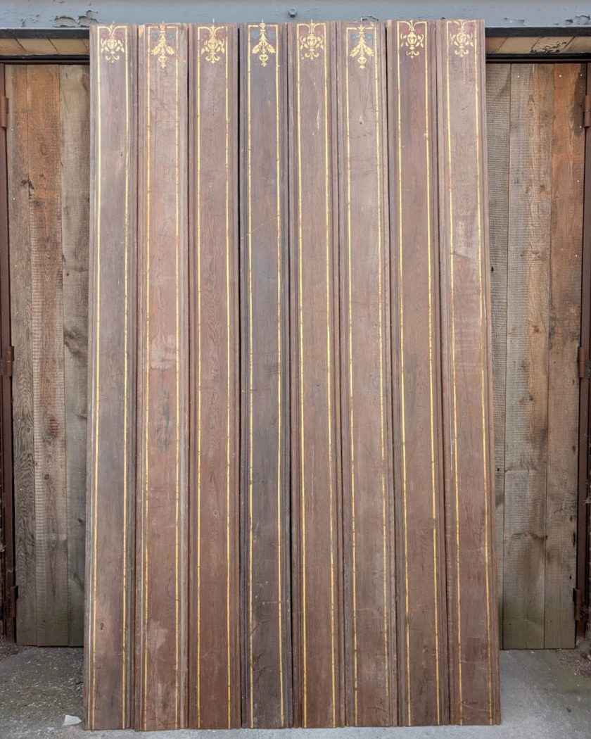 Lot de 8 colonnes avec peinture a la dorure