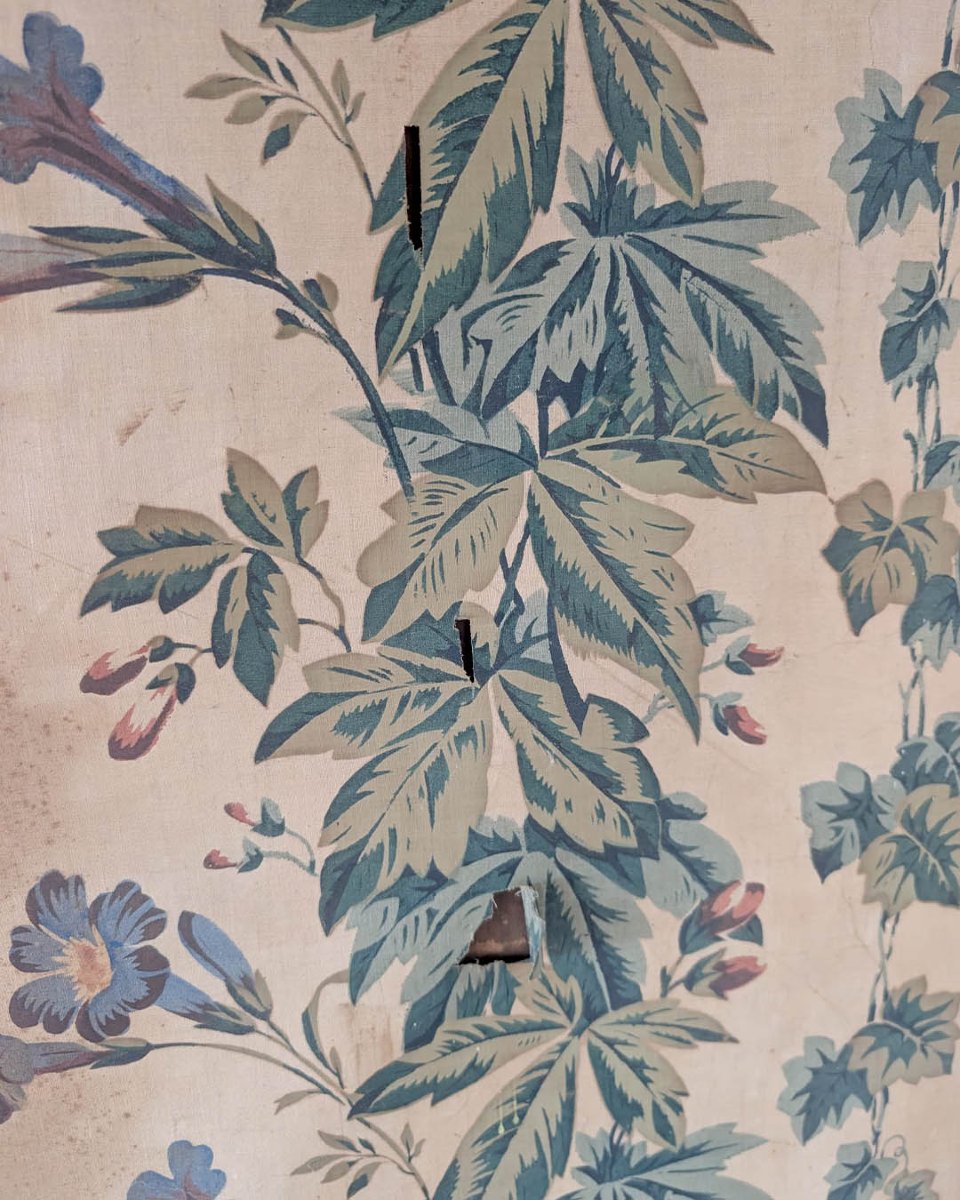 Pair Of Large Panels Printed On Silk-photo-5